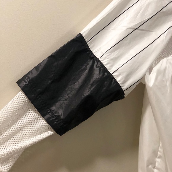 Nike Windbreaker - Picture 5 of 8